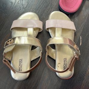 Girls size 1 Michael Kors Tilly Sophie Soft Gold Sandals